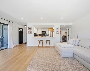 345 Avocado Street - Photo Thumbnail 2