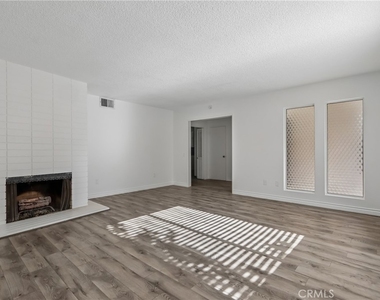 1184 Lyndhurst - Photo Thumbnail 4