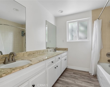 1184 Lyndhurst - Photo Thumbnail 13