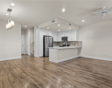 9834 Jersey, - Photo Thumbnail 5