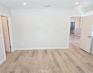 10824 Long Beach Blvd - Photo Thumbnail 28