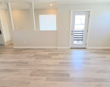 10824 Long Beach Blvd - Photo Thumbnail 25