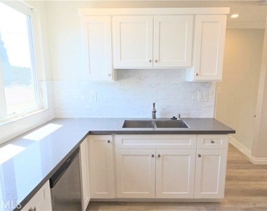 10824 Long Beach Blvd - Photo Thumbnail 9