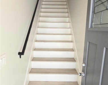 10824 Long Beach Blvd - Photo Thumbnail 2