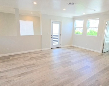 10824 Long Beach Blvd - Photo Thumbnail 24