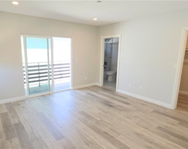 10824 Long Beach Blvd - Photo Thumbnail 26