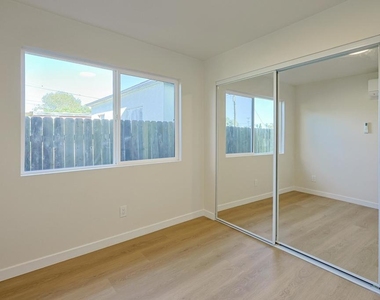 5740 Midwick St - Photo Thumbnail 11