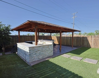 5740 Midwick St - Photo Thumbnail 16
