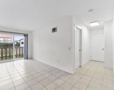 1551 Broadway - Photo Thumbnail 1