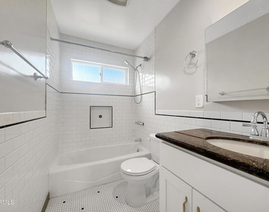 580 N Los Robles Avenue - Photo Thumbnail 11