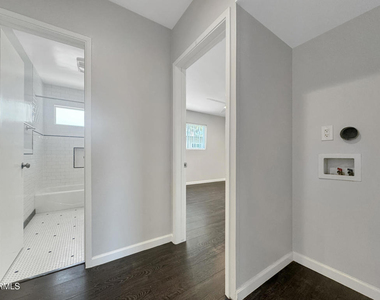 580 N Los Robles Avenue - Photo Thumbnail 7