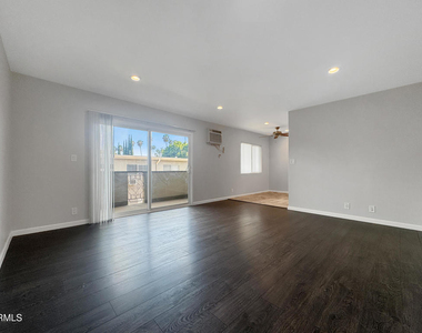 580 N Los Robles Avenue - Photo Thumbnail 14
