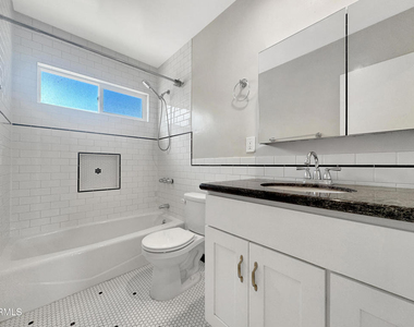 580 N Los Robles Avenue - Photo Thumbnail 10