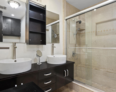 4951 Enfield Avenue - Photo Thumbnail 8