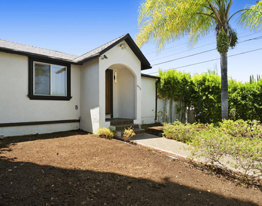 4951 Enfield Avenue - Photo Thumbnail 2