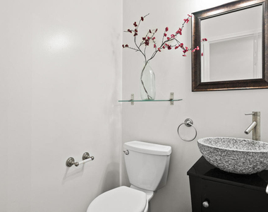 4951 Enfield Avenue - Photo Thumbnail 10