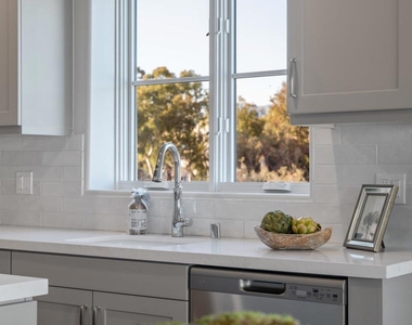 88 N Oakland Avenue - Photo Thumbnail 12