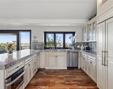 8 Monarch Bay Drive - Photo Thumbnail 12