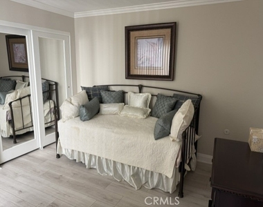 469 Calle Cadiz - Photo Thumbnail 10