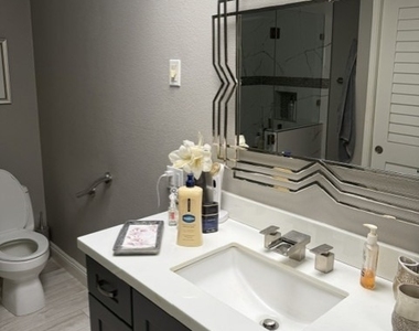 469 Calle Cadiz - Photo Thumbnail 13