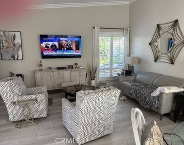 469 Calle Cadiz - Photo Thumbnail 3
