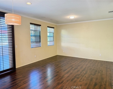 10510 Maple - Photo Thumbnail 3