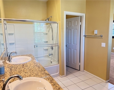 10510 Maple - Photo Thumbnail 18