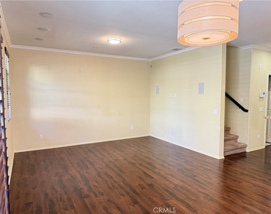 10510 Maple - Photo Thumbnail 4