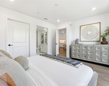 24722 Del Prado - Photo Thumbnail 23