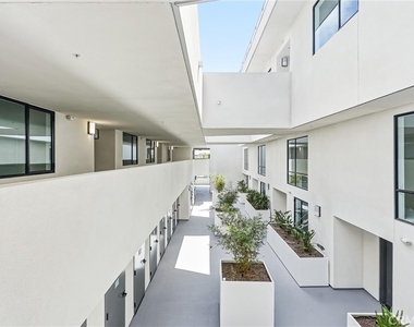 24722 Del Prado - Photo Thumbnail 4