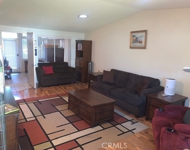 279 Avenida Carmel - Photo Thumbnail 3