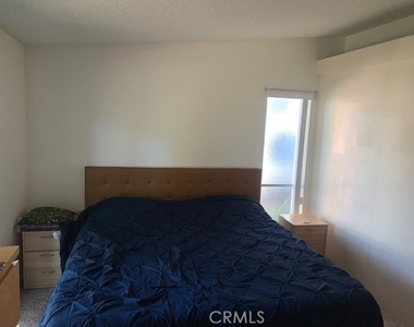 279 Avenida Carmel - Photo Thumbnail 13