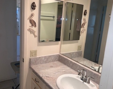 279 Avenida Carmel - Photo Thumbnail 10