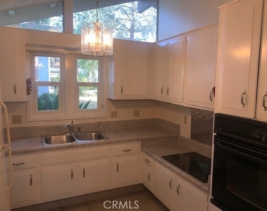 279 Avenida Carmel - Photo Thumbnail 8
