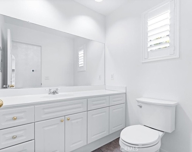 47 La Mirage Circle - Photo Thumbnail 12