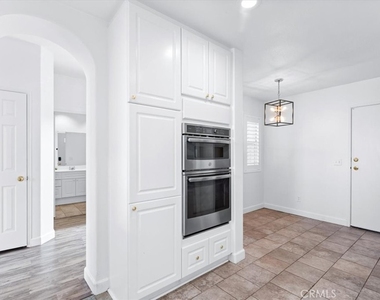 47 La Mirage Circle - Photo Thumbnail 11