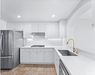 47 La Mirage Circle - Photo Thumbnail 9