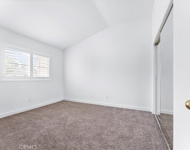 47 La Mirage Circle - Photo Thumbnail 18