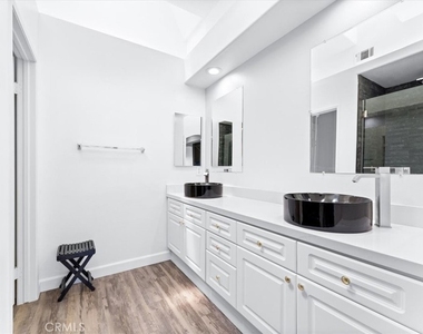 47 La Mirage Circle - Photo Thumbnail 16