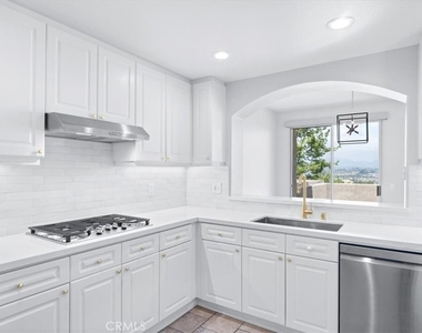47 La Mirage Circle - Photo Thumbnail 10