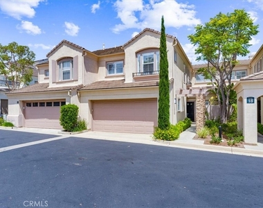 47 La Mirage Circle - Photo Thumbnail 1
