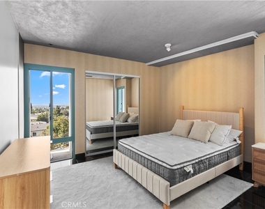10336 Wilshire - Photo Thumbnail 16