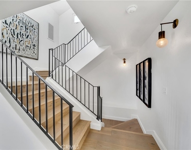412 Acacia Avenue - Photo Thumbnail 18