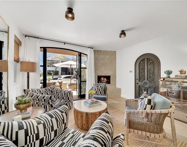 412 Acacia Avenue - Photo Thumbnail 3