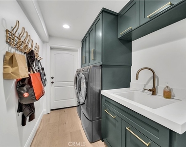 412 Acacia Avenue - Photo Thumbnail 14