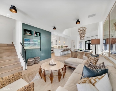 412 Acacia Avenue - Photo Thumbnail 8