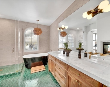412 Acacia Avenue - Photo Thumbnail 23