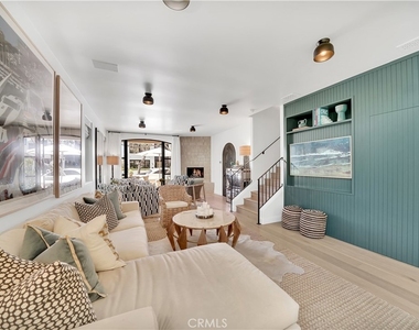 412 Acacia Avenue - Photo Thumbnail 9