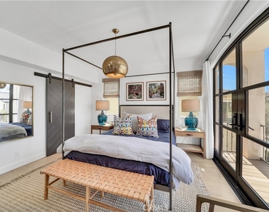 412 Acacia Avenue - Photo Thumbnail 20