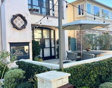 412 Acacia Avenue - Photo Thumbnail 5